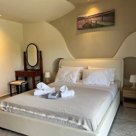 Suites Ris Néa Péramos Buitenkant foto