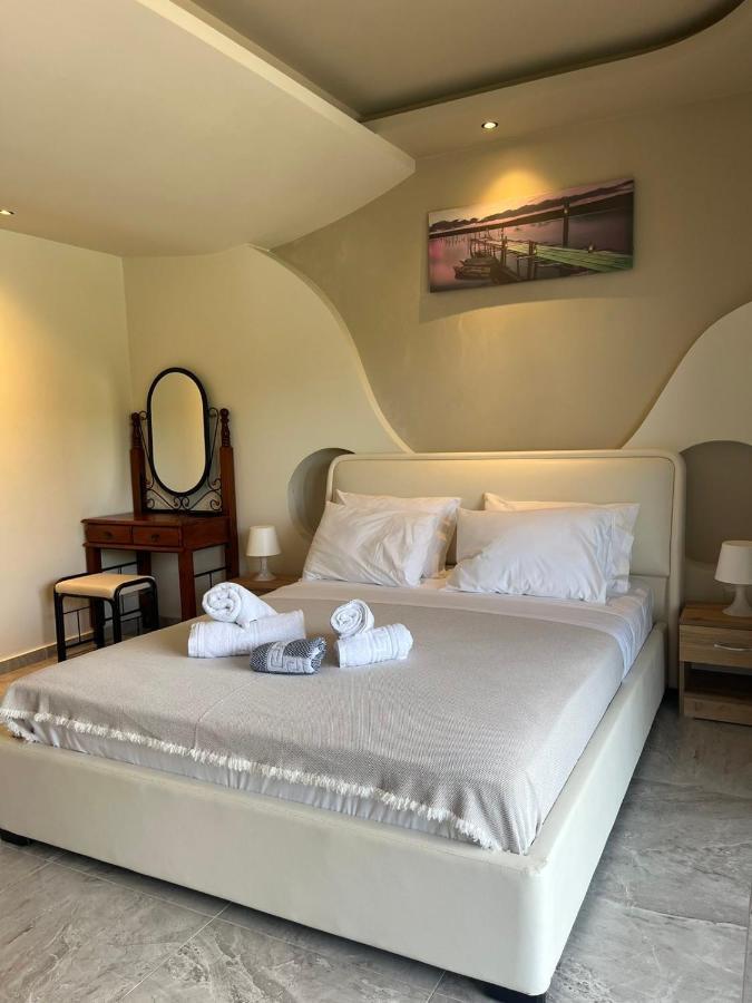Suites Ris Néa Péramos Buitenkant foto