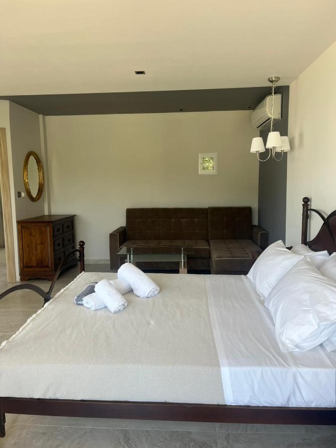 Suites Ris Néa Péramos Buitenkant foto
